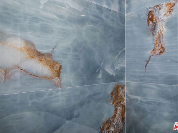 9806 S Van Ness Avenue, Los Angeles CA 90047