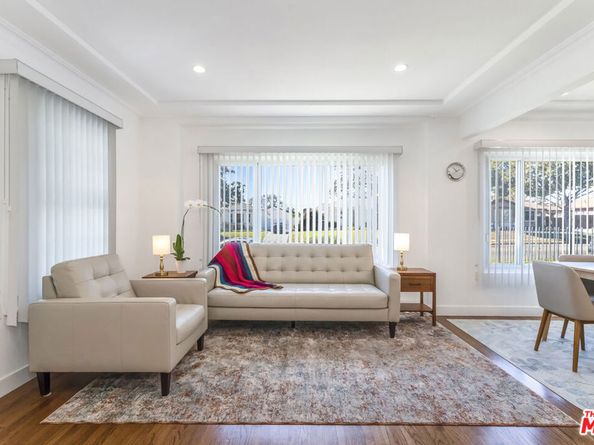 9806 S Van Ness Avenue, Los Angeles CA 90047