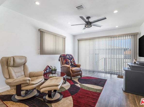 9806 S Van Ness Avenue, Los Angeles CA 90047