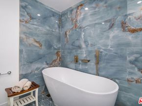 9806 S Van Ness Avenue, Los Angeles CA 90047