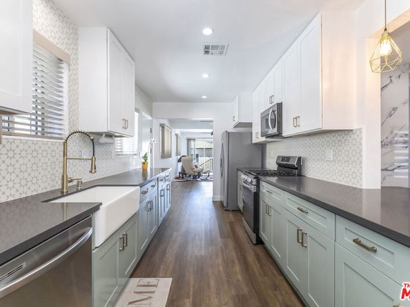 9806 S Van Ness Avenue, Los Angeles CA 90047