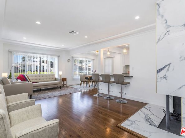 9806 S Van Ness Avenue, Los Angeles CA 90047