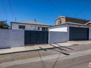 9806 S Van Ness Avenue, Los Angeles CA 90047