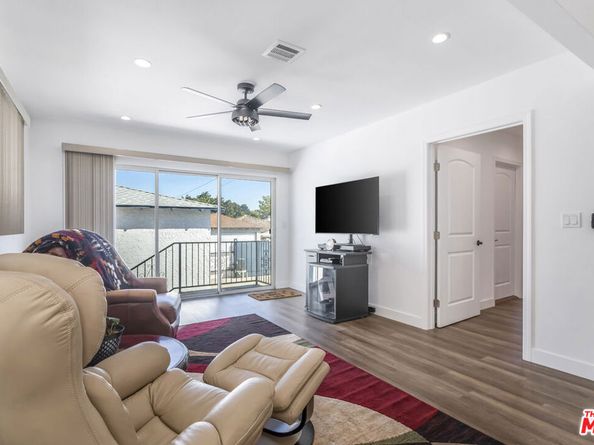 9806 S Van Ness Avenue, Los Angeles CA 90047