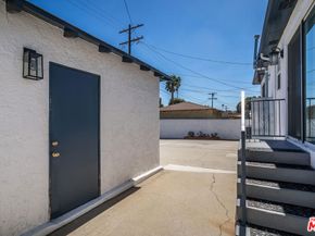 9806 S Van Ness Avenue, Los Angeles CA 90047
