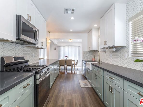 9806 S Van Ness Avenue, Los Angeles CA 90047