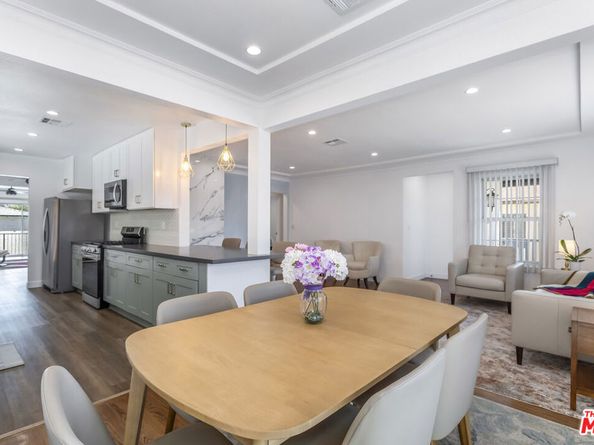 9806 S Van Ness Avenue, Los Angeles CA 90047