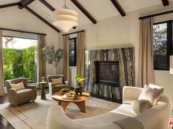 414 N La Jolla Avenue