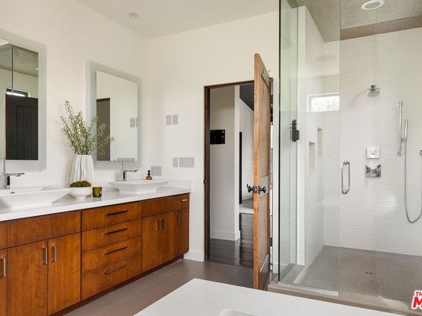 414 N La Jolla Avenue, Los Angeles CA 90048