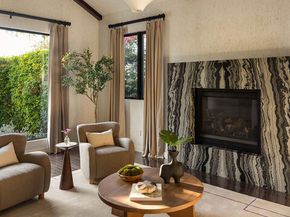 414 N La Jolla Avenue, Los Angeles CA 90048