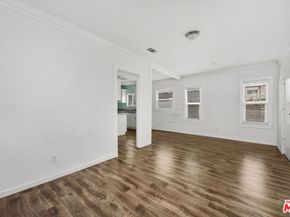 2736 S Cloverdale Avenue, Los Angeles CA 90016