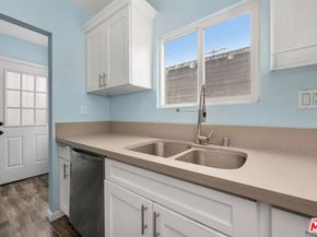 2736 S Cloverdale Avenue, Los Angeles CA 90016