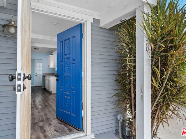 2736 S Cloverdale Avenue, Los Angeles CA 90016