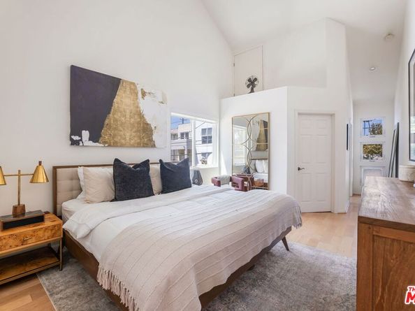 439 Carroll Canal, Venice CA 90291
