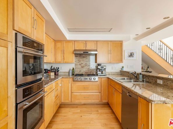 439 Carroll Canal, Venice CA 90291