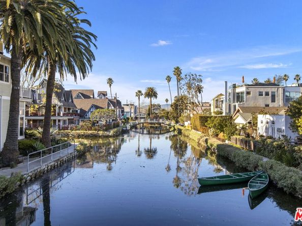 439 Carroll Canal, Venice CA 90291