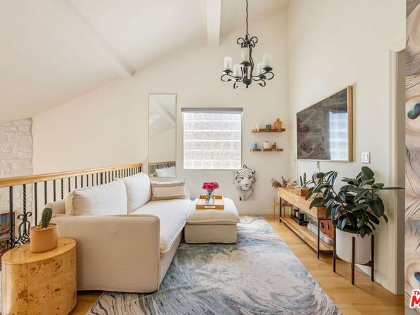 439 Carroll Canal, Venice CA 90291