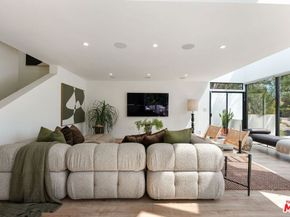 6469 Rodgerton Drive, Los Angeles CA 90068
