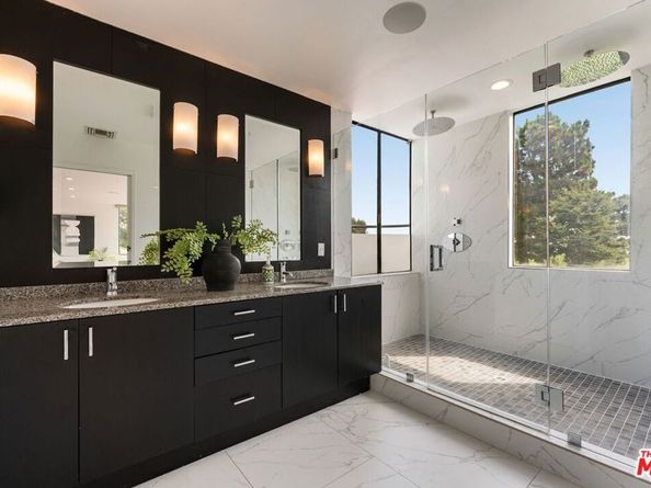 6469 Rodgerton Drive, Los Angeles CA 90068