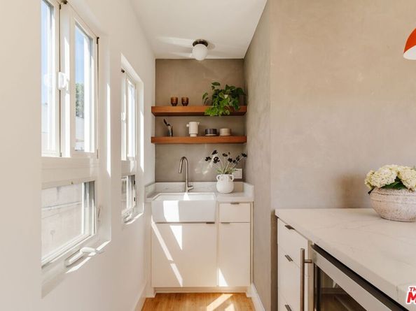 2406 Silver Ridge Avenue, Los Angeles CA 90039