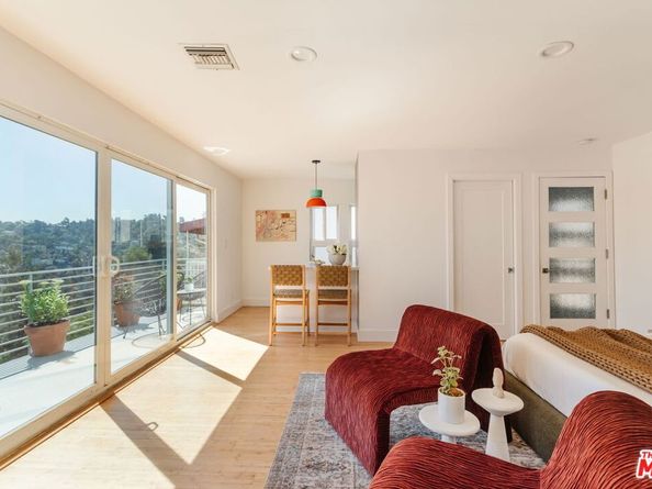 2406 Silver Ridge Avenue, Los Angeles CA 90039