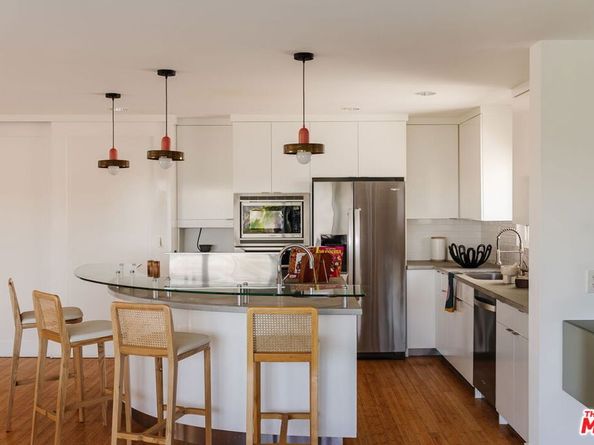 2406 Silver Ridge Avenue, Los Angeles CA 90039