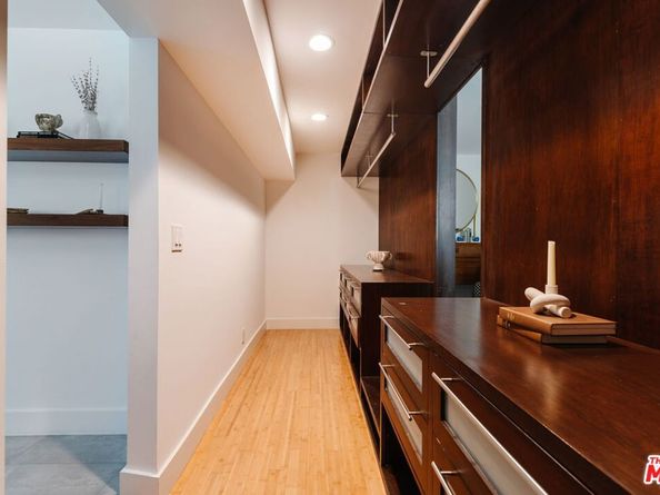 2406 Silver Ridge Avenue, Los Angeles CA 90039