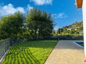 2740 Nichols Canyon Road, Los Angeles CA 90046