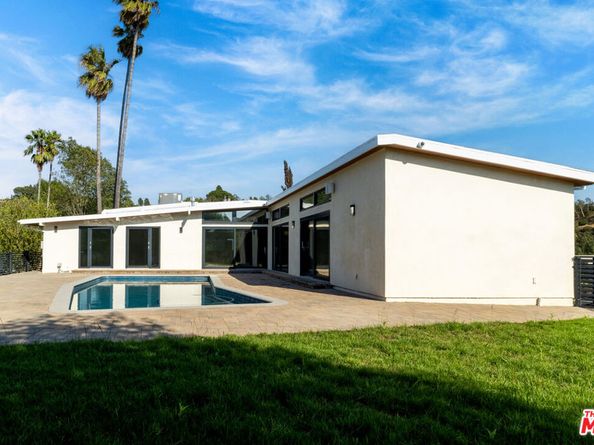 2740 Nichols Canyon Road, Los Angeles CA 90046