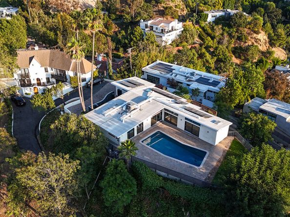 2740 Nichols Canyon Road, Los Angeles CA 90046