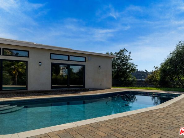 2740 Nichols Canyon Road, Los Angeles CA 90046