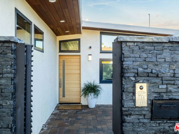 2740 Nichols Canyon Road, Los Angeles CA 90046