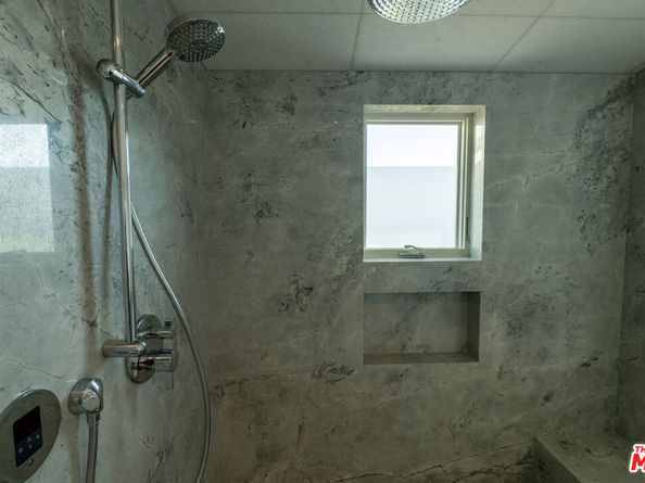 2740 Nichols Canyon Road, Los Angeles CA 90046