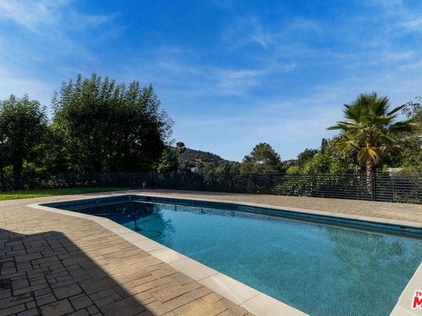 2740 Nichols Canyon Road, Los Angeles CA 90046