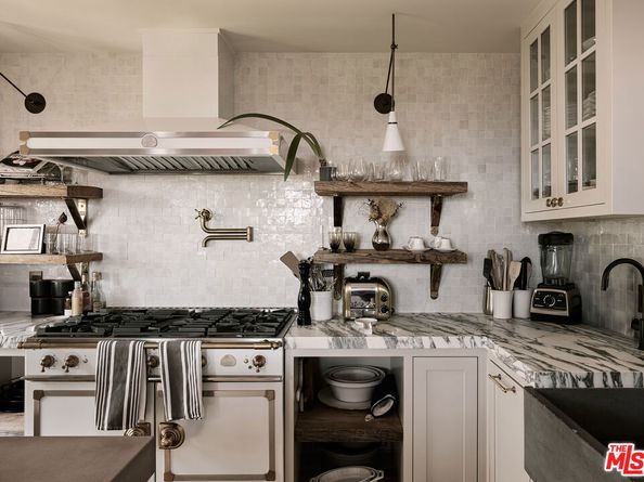 7902 Fareholm Drive, Los Angeles CA 90046