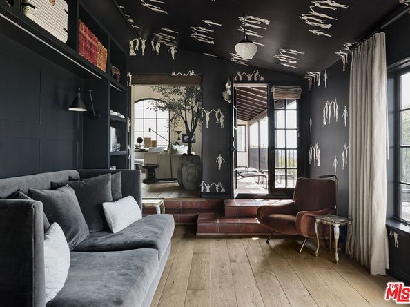 7902 Fareholm Drive, Los Angeles CA 90046