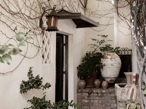 7902 Fareholm Drive, Los Angeles CA 90046