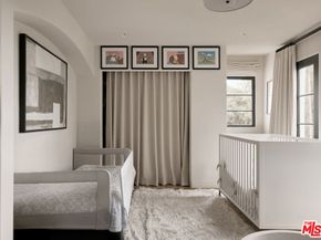 7902 Fareholm Drive, Los Angeles CA 90046