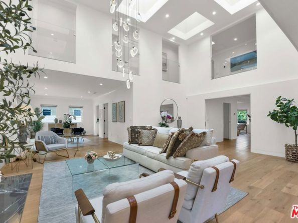 602 S Lucerne Boulevard, Los Angeles CA 90005