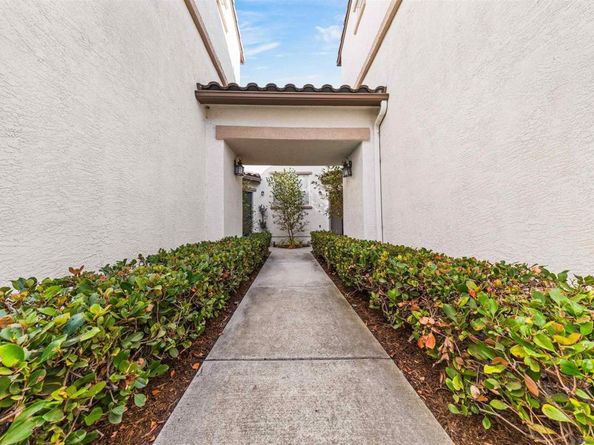 3741 Carmel View Rd 3, San Diego CA 92130