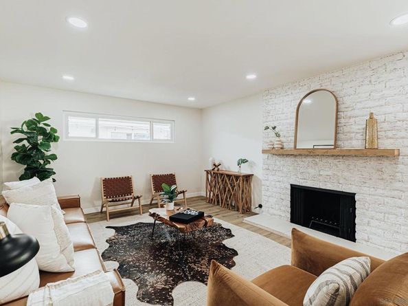 3624 Governor Dr, San Diego CA 92122