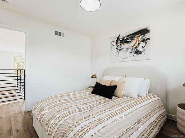 3624 Governor Dr, San Diego CA 92122