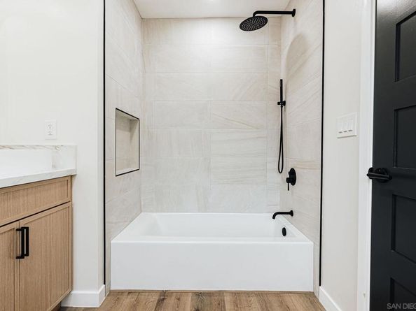 3624 Governor Dr, San Diego CA 92122