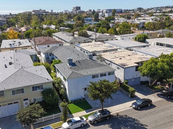 1530 Harvard Street, Santa Monica CA 90404