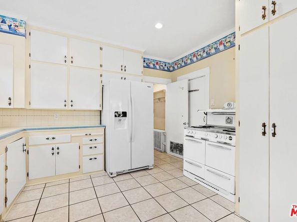 239 S Gramercy Place, Los Angeles CA 90004