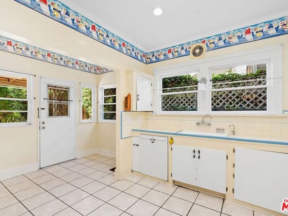 239 S Gramercy Place, Los Angeles CA 90004