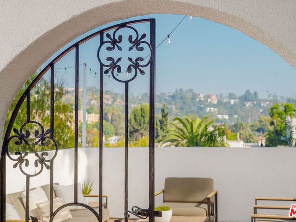 6216 Primrose Avenue, Los Angeles CA 90068