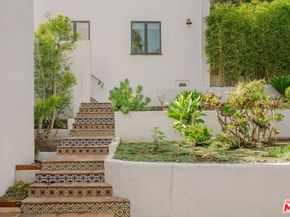 6216 Primrose Avenue, Los Angeles CA 90068