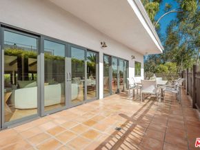 6216 Primrose Avenue, Los Angeles CA 90068