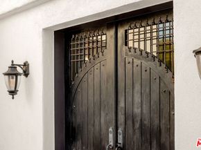 6216 Primrose Avenue, Los Angeles CA 90068